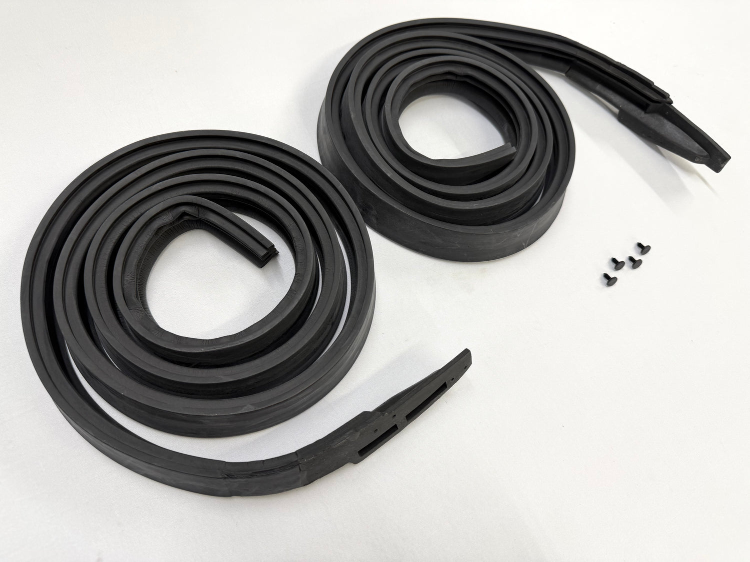 1963-1964 CHEVROLET CHEVY IMPALA / BUICK PONTIAC OLDSMOBILE 2 DOOR HARDTOP ROOF RAIL WEATHERSTRIPS RUBBERS SEALS 1PAIR [NEW]