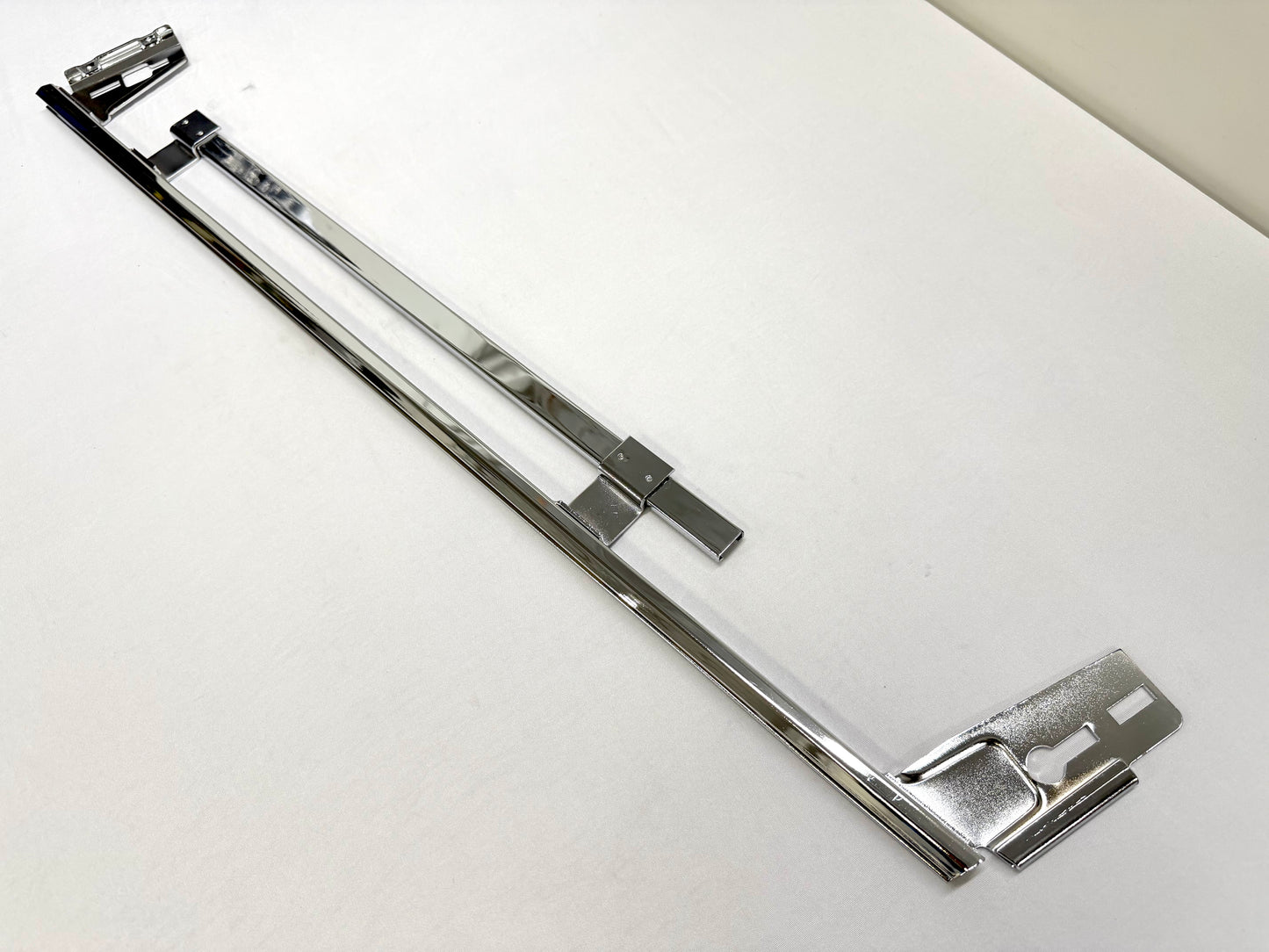 1961-1964 CHEVY IMPALA BUICK PONTIAC OLDSMOBILE B-BODY LOWER DOOR WINDOW CHANNEL FRAME TRACK / LH DRIVER SIDE [NEW] / IMPORT CHROME