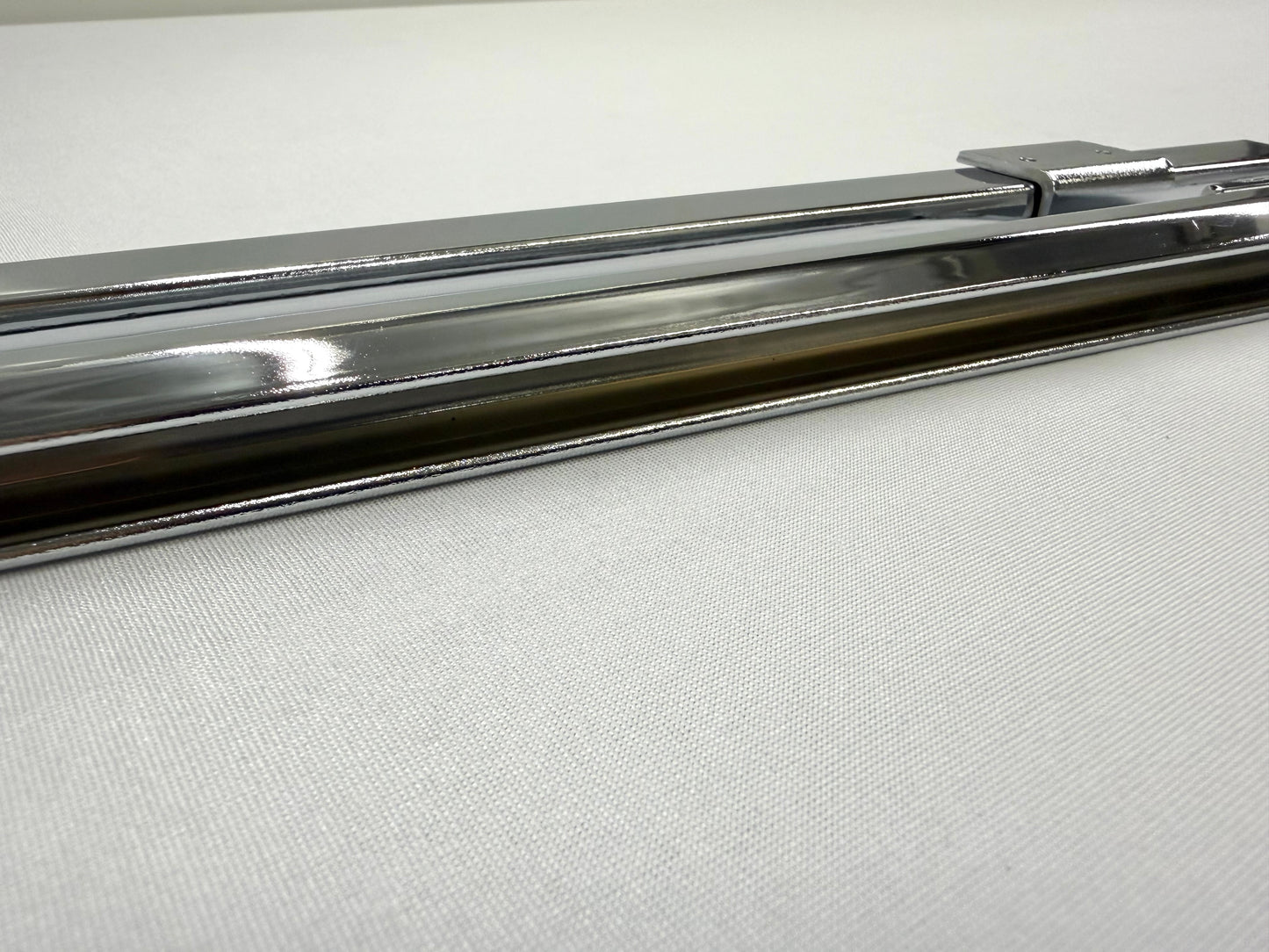 1961-1964 CHEVY IMPALA BUICK PONTIAC OLDSMOBILE B-BODY LOWER DOOR WINDOW CHANNEL FRAME TRACK / LH DRIVER SIDE [NEW] / IMPORT CHROME