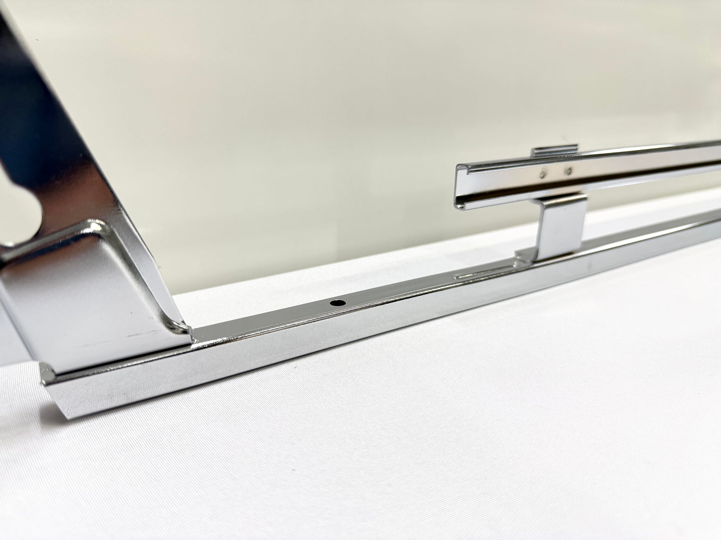 1961-1964 CHEVY IMPALA BUICK PONTIAC OLDSMOBILE B-BODY LOWER DOOR WINDOW CHANNEL FRAME TRACK / LH DRIVER SIDE [NEW] / IMPORT CHROME