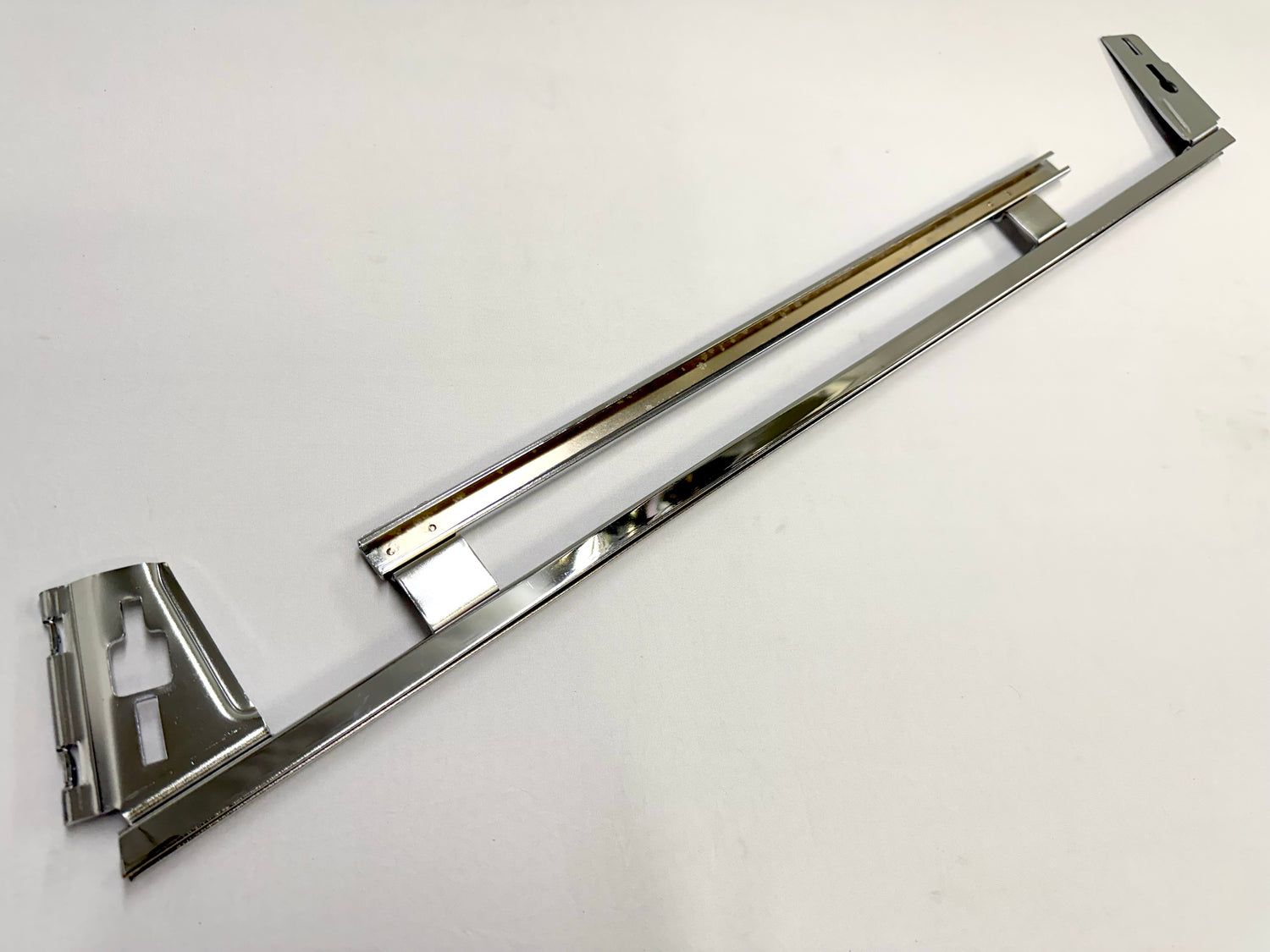 1961-1964 CHEVY IMPALA BUICK PONTIAC OLDSMOBILE B-BODY LOWER DOOR WINDOW CHANNEL FRAME TRACK / RH PASSENGER SIDE [NEW] / IMPORT CHROME
