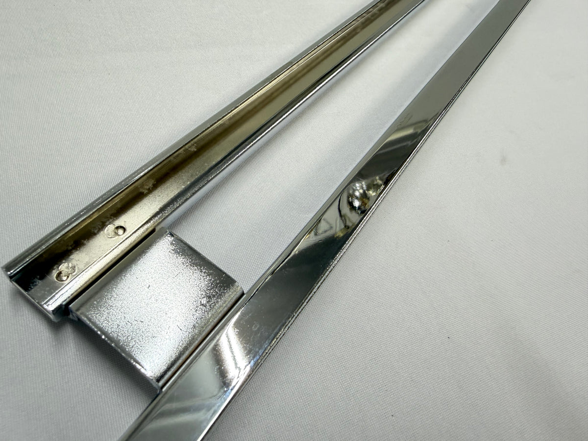1961-1964 CHEVY IMPALA BUICK PONTIAC OLDSMOBILE B-BODY LOWER DOOR WINDOW CHANNEL FRAME TRACK / RH PASSENGER SIDE [NEW] / IMPORT CHROME