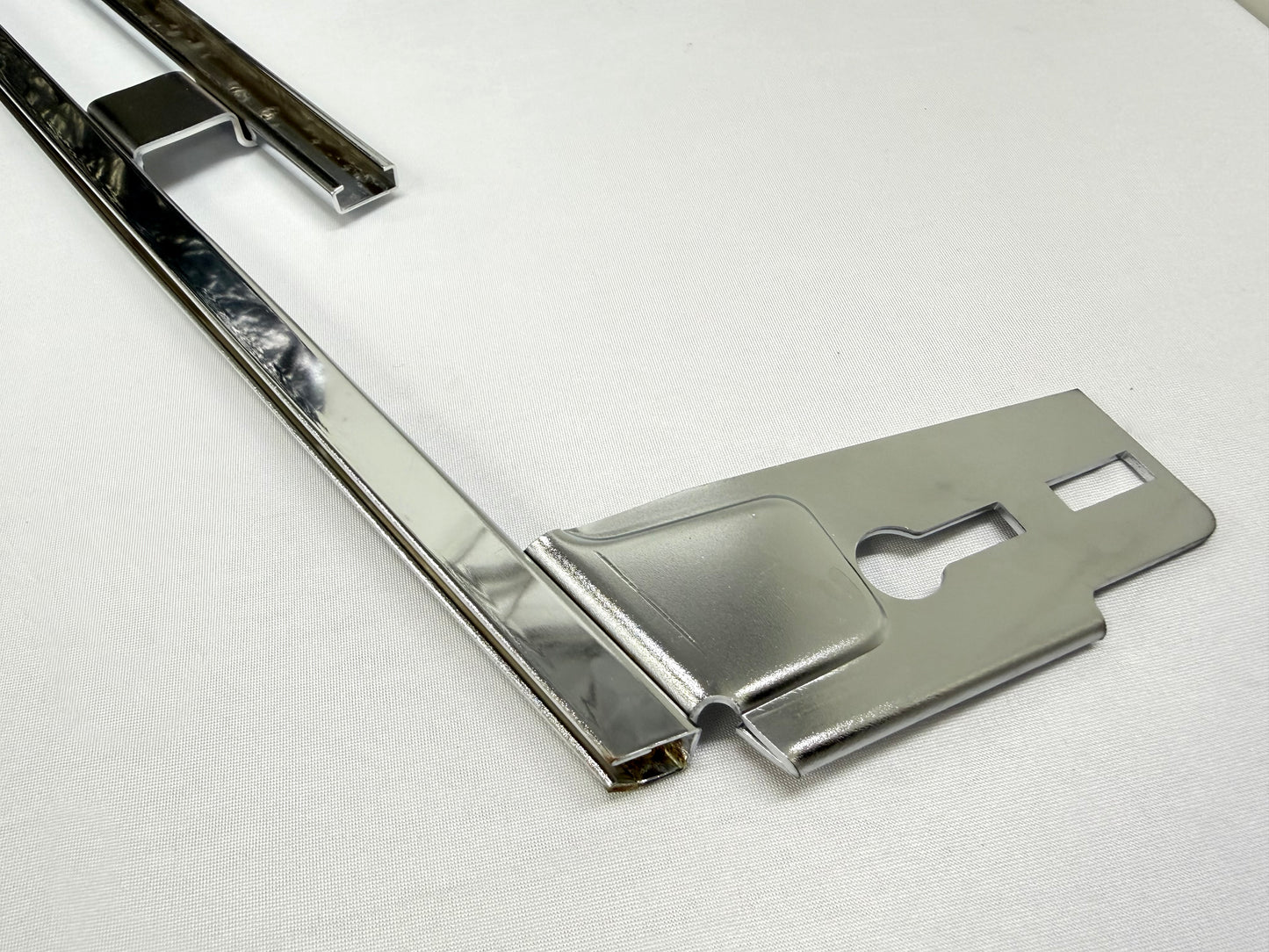 1961-1964 CHEVY IMPALA BUICK PONTIAC OLDSMOBILE B-BODY LOWER DOOR WINDOW CHANNEL FRAME TRACK SET [NEW] / IMPORT CHROME