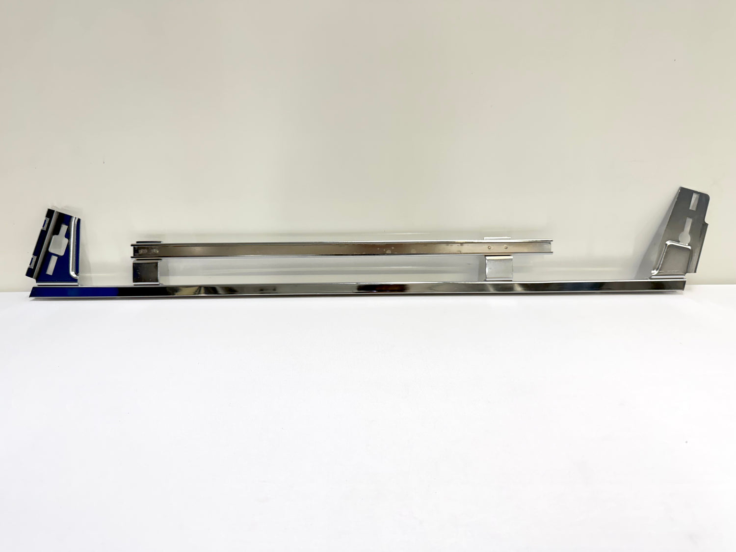 1961-1964 CHEVY IMPALA BUICK PONTIAC OLDSMOBILE B-BODY LOWER DOOR WINDOW CHANNEL FRAME TRACK / RH PASSENGER SIDE [NEW] / IMPORT CHROME