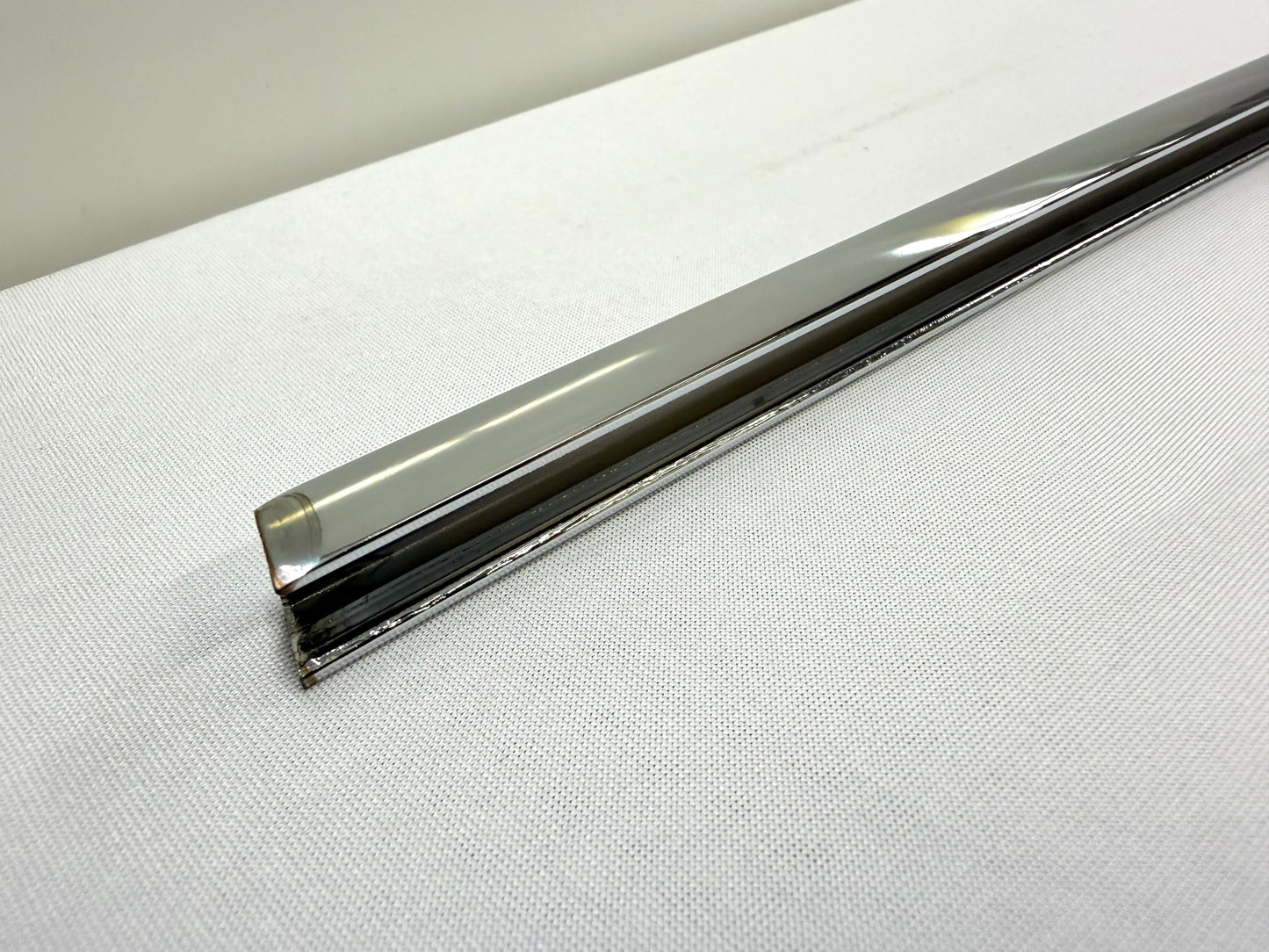 1962-1964 CHEVY IMPALA BUICK PONTIAC OLDSMOBILE B-BODY DOOR WINDOW FRAME RH PASSENGER SIDE [NEW] / IMPORT CHROME