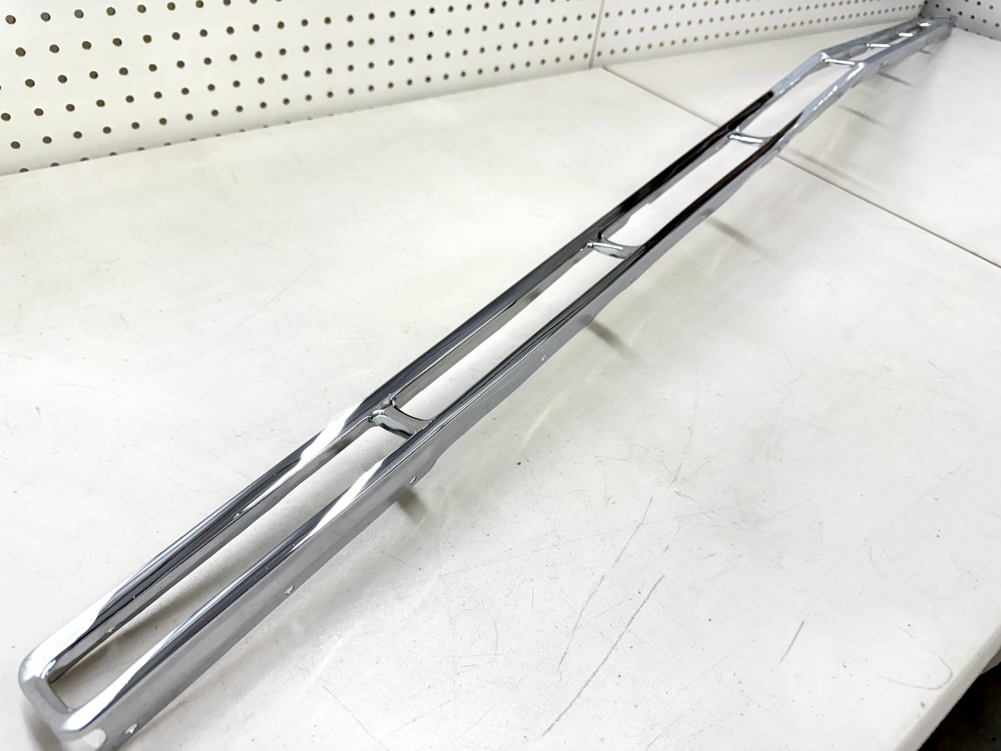 [ORIGINAL OEM RESTORED] 1961 CHEVY IMPALA BEL AIR BISCAYNE / FULL SIZE UPPER GRILLE MOLDING TRIM 1PC / CHROME FINISH