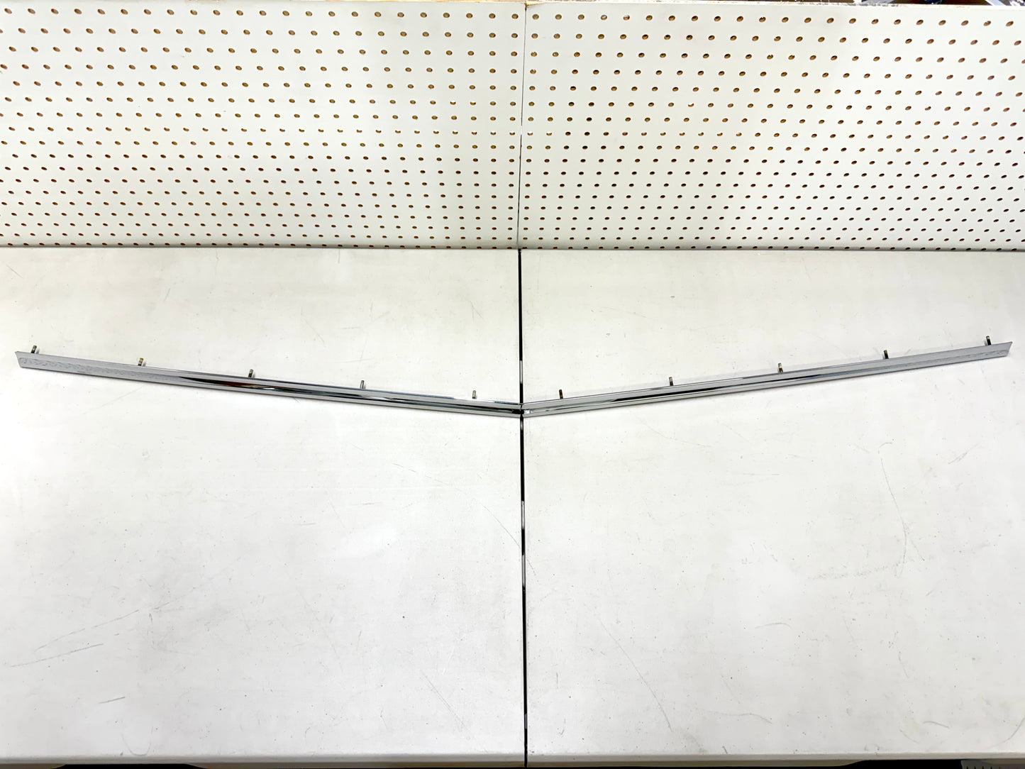 1960 CHEVY IMPALA BEL AIR BISCAYNE EL CAMINO / FULL SIZE HOOD LIP MOLDING [NEW][CHROME FINISH]