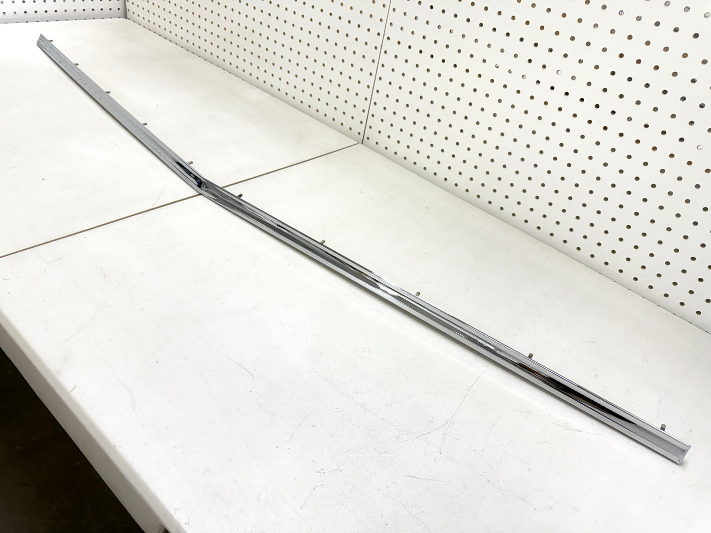 1960 CHEVY IMPALA BEL AIR BISCAYNE EL CAMINO / FULL SIZE HOOD LIP MOLDING [NEW][CHROME FINISH]