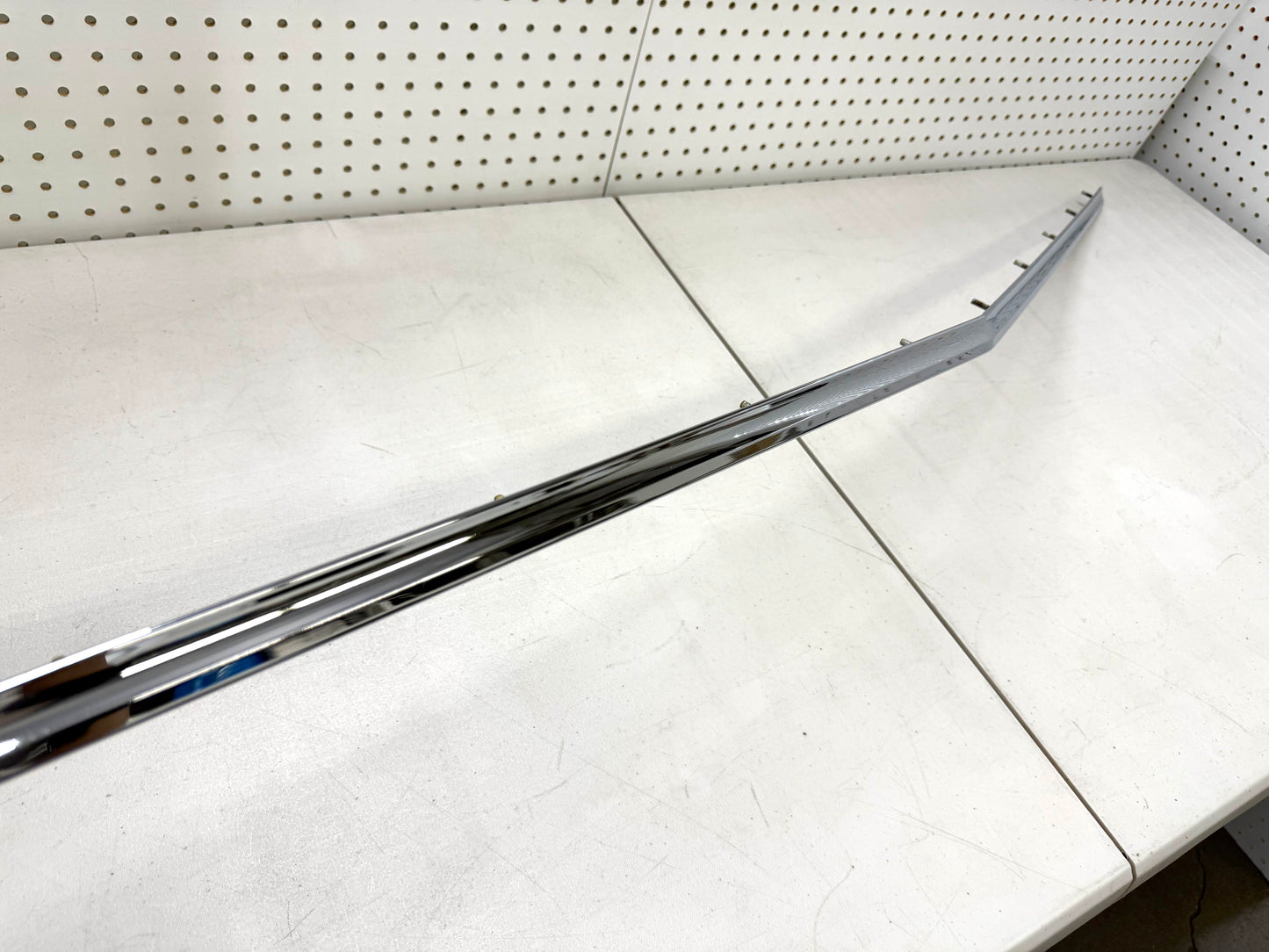 1960 CHEVY IMPALA BEL AIR BISCAYNE EL CAMINO / FULL SIZE HOOD LIP MOLDING [NEW][CHROME FINISH]