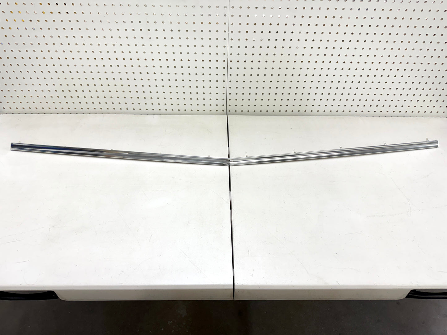 1960 CHEVY IMPALA BEL AIR BISCAYNE EL CAMINO / FULL SIZE HOOD LIP MOLDING [NEW]