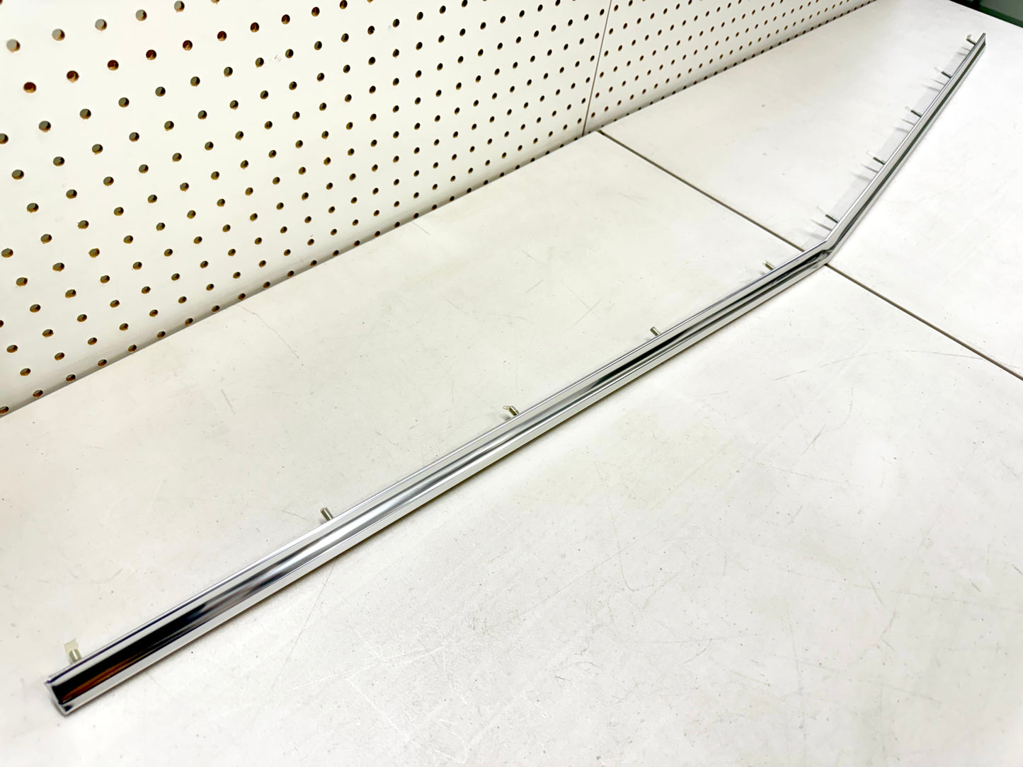 1960 CHEVY IMPALA BEL AIR BISCAYNE EL CAMINO / FULL SIZE HOOD LIP MOLDING [NEW]