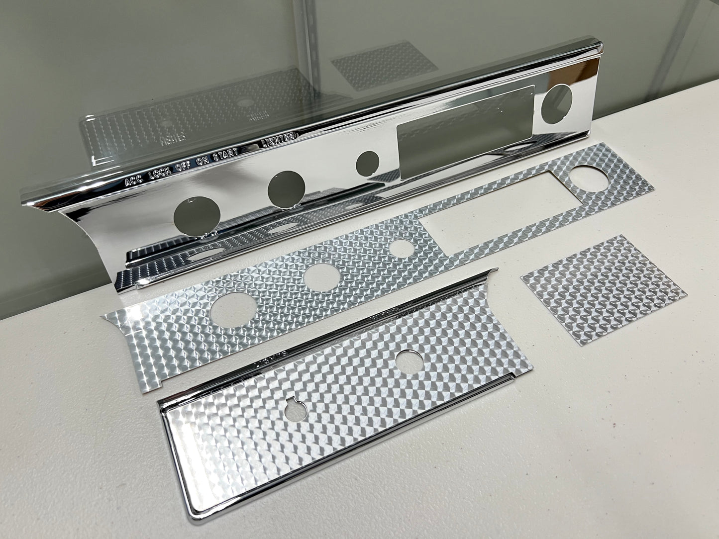 1964 CHEVROLET IMPALA SUPER SPORT DASH TRIM MOLDING FASCIA (FACIA) CHROME PLATE SET with SS SWIRL ENGINE TURNED ALUMINUM INSERTS [NEW] [CHROME FINISH]