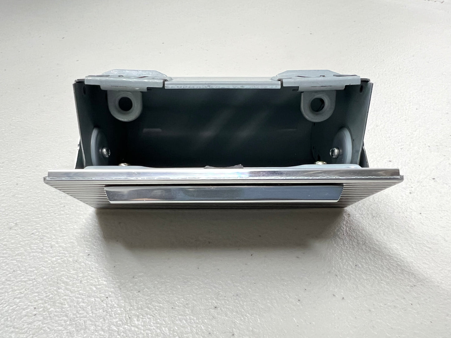 1961 CHEVROLET IMPALA DASH TRIM ASH TRAY ASSEMBLY [NEW]