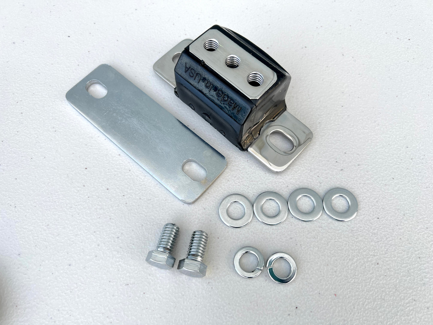 HEAVY DUTY POLY TRANSMISSION MOUNT FOR TH-350, TH-400, 700R-4 (GM CHEVY CARS & TRUCKS) 1PC / IMPORT CHROME