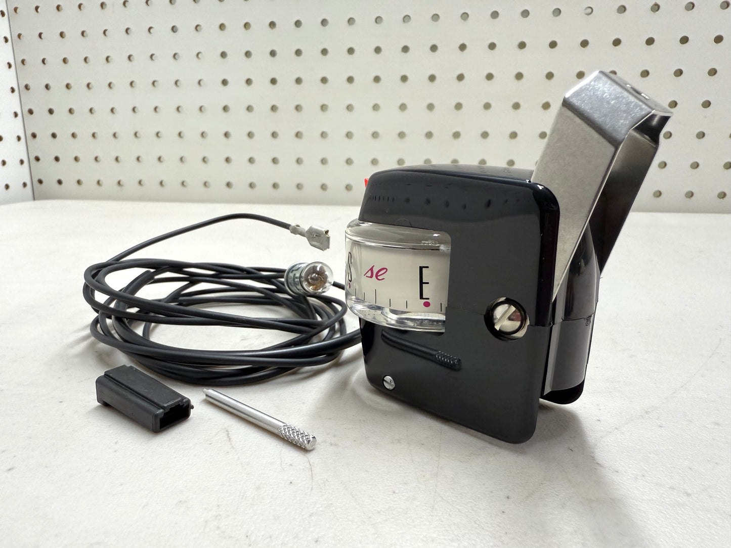 [NEW] 1958-1964 CHEVY IMPALA / FULL SIZE ACCESSORY COMPASS WHITE DIAL W/ LIGHT HARNESS