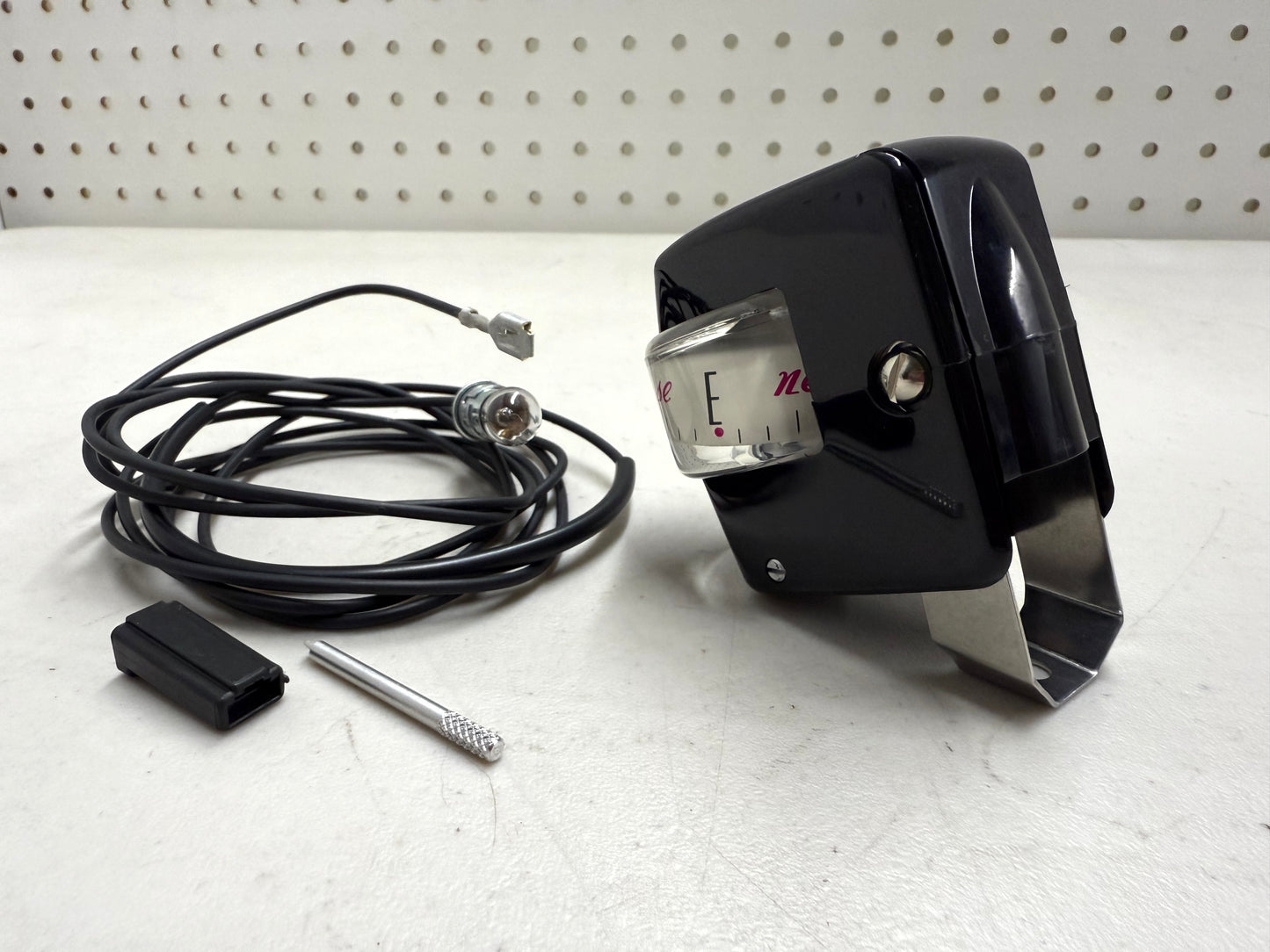 [NEW] 1958-1964 CHEVY IMPALA / FULL SIZE ACCESSORY COMPASS WHITE DIAL W/ LIGHT HARNESS