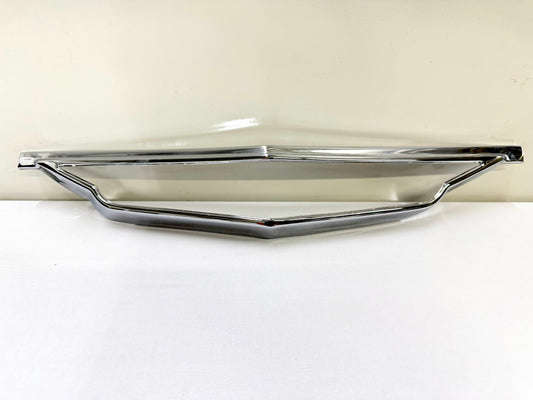 [ORIGINAL OEM RESTORED] 1961 CHEVY IMPALA BEL AIR BISCAYNE / FULL SIZE FRONT GRILLE EMBLEM SURROUND BEZEL HOUSING ONLY 1PC / SHOW CHROME FINISH