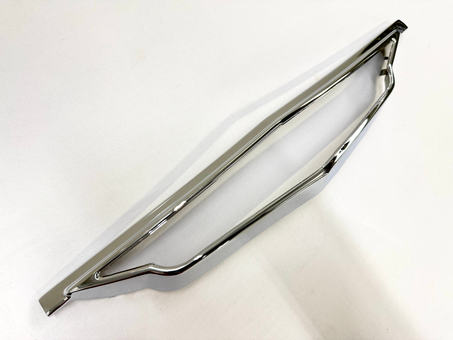 [ORIGINAL OEM RESTORED] 1961 CHEVY IMPALA BEL AIR BISCAYNE / FULL SIZE FRONT GRILLE EMBLEM SURROUND BEZEL HOUSING ONLY 1PC / SHOW CHROME FINISH