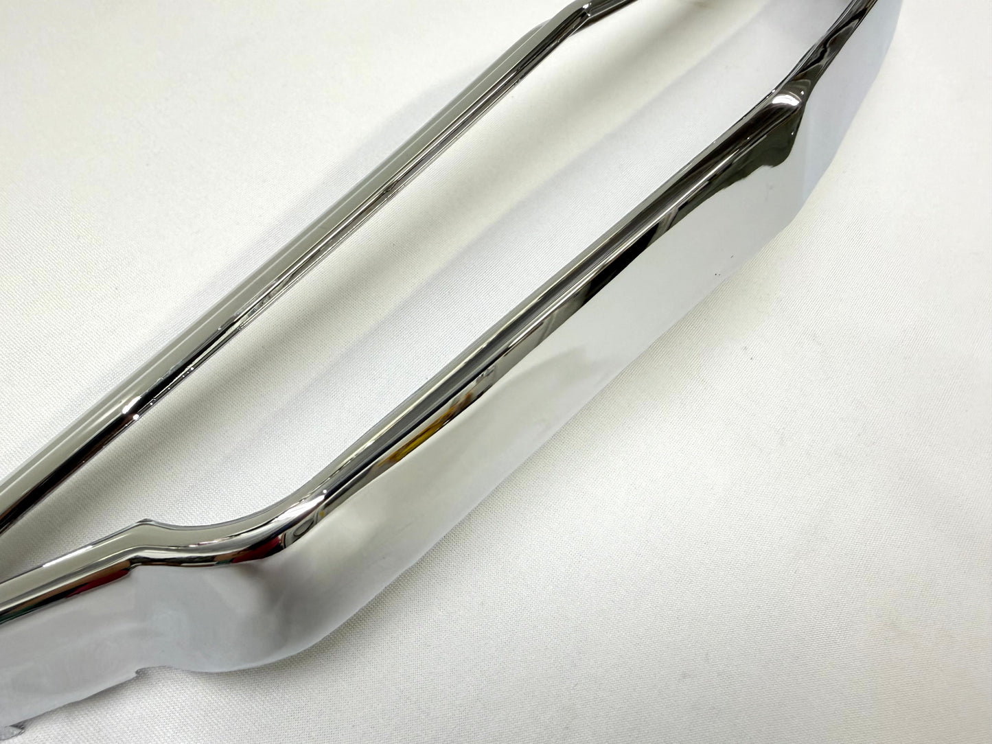 [ORIGINAL OEM RESTORED] 1961 CHEVY IMPALA BEL AIR BISCAYNE / FULL SIZE FRONT GRILLE EMBLEM SURROUND BEZEL HOUSING ONLY 1PC / SHOW CHROME FINISH