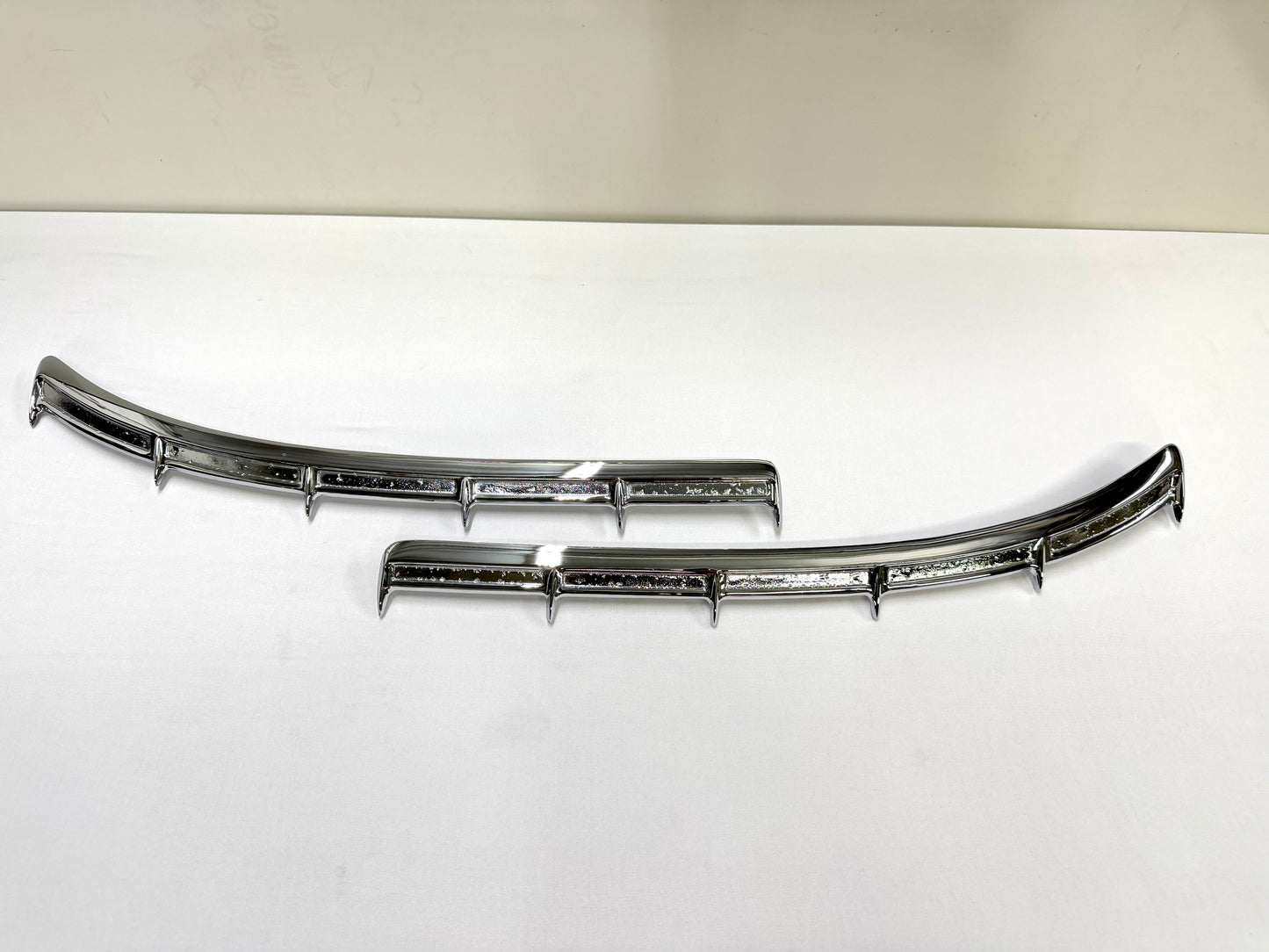 [ORIGINAL OEM RESTORED] 1961 CHEVY IMPALA 2DOOR HARDTOP BUBBLETOP REAR PANEL SCALLOPS TRIM SET 1PAIR / SHOW CHROME FINISH