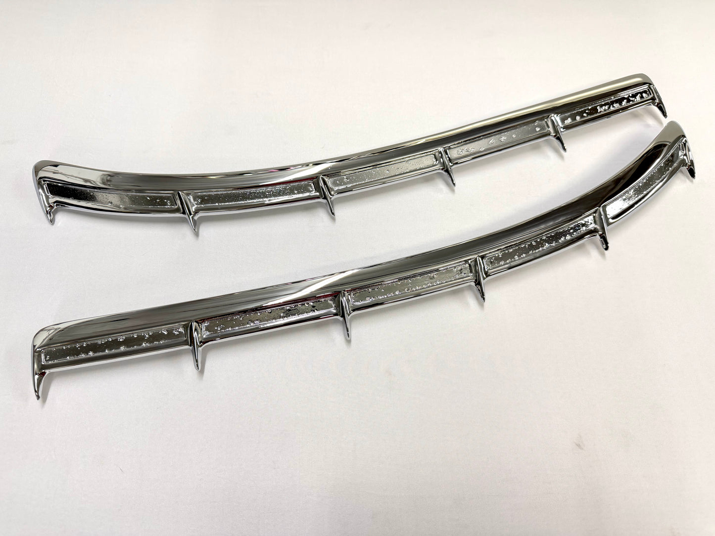 [ORIGINAL OEM RESTORED] 1961 CHEVY IMPALA 2DOOR HARDTOP BUBBLETOP REAR PANEL SCALLOPS TRIM SET 1PAIR / SHOW CHROME FINISH