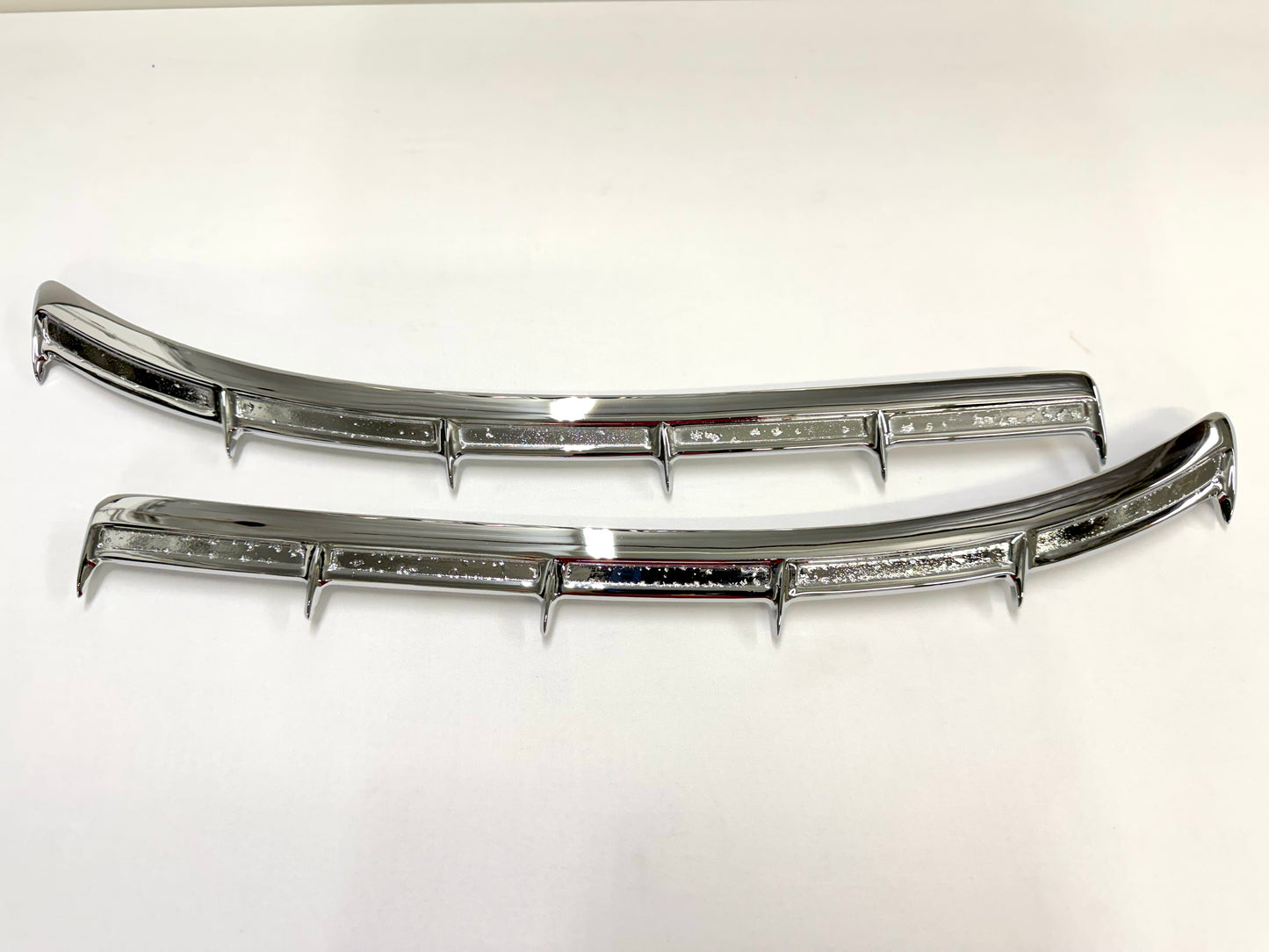 [ORIGINAL OEM RESTORED] 1961 CHEVY IMPALA 2DOOR HARDTOP BUBBLETOP REAR PANEL SCALLOPS TRIM SET 1PAIR / SHOW CHROME FINISH