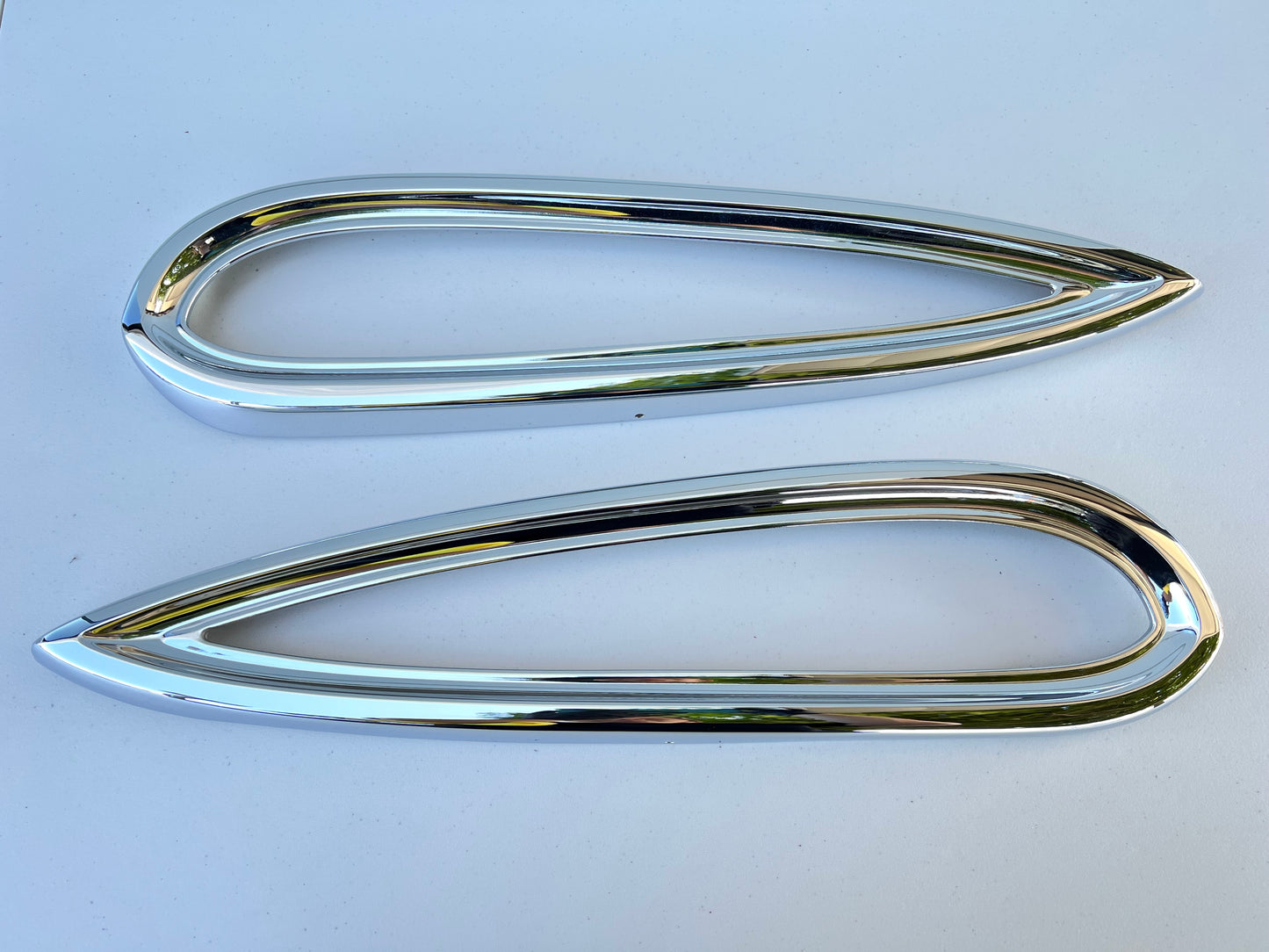 1959 CHEVY IMPALA / FULL SIZE TAIL LIGHT BEZELS 1PAIR / CHROME FINISH [ORIGINAL OEM RESTORED]