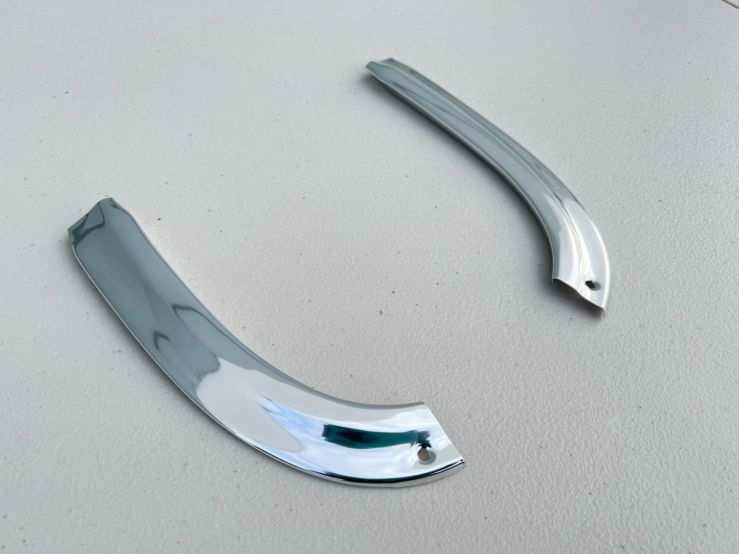 1963 CHEVY IMPALA / FULLSIZE BELAIR BISCAYNE LOWER EYEBROW MOLDINGS PAIR [NEW]