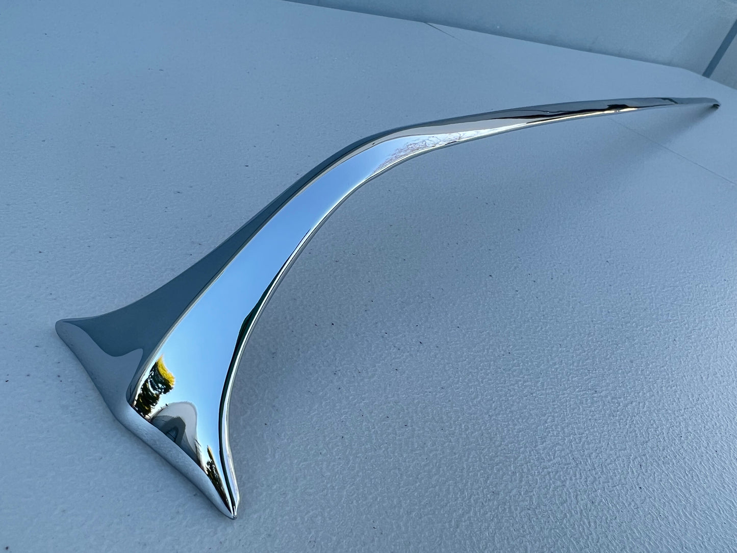 1964 CHEVY IMPALA / BELAIR TRUNK SPEAR MOLDING 1PC [NEW] [CHROME FINISH]