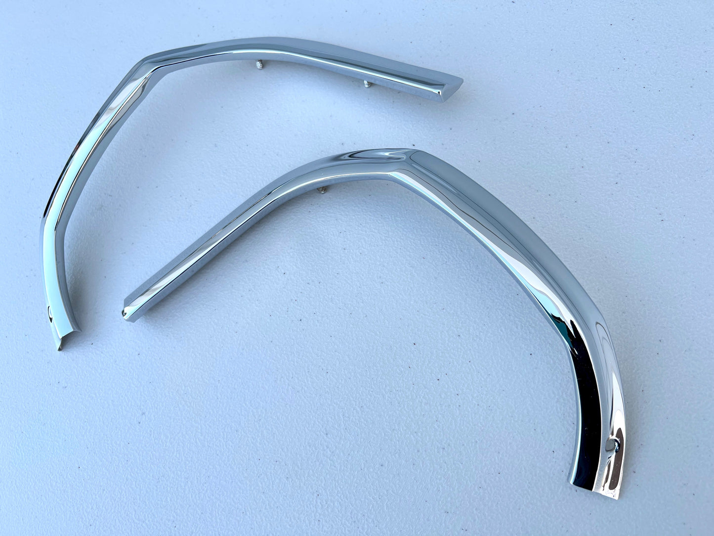 1964 CHEVY IMPALA / FULL-SIZE ORIGINAL (OEM) EYEBROW EYE BROW MOLDINGS 2PC/PAIR [ORIGINAL / OEM] [CHROME FINISH]