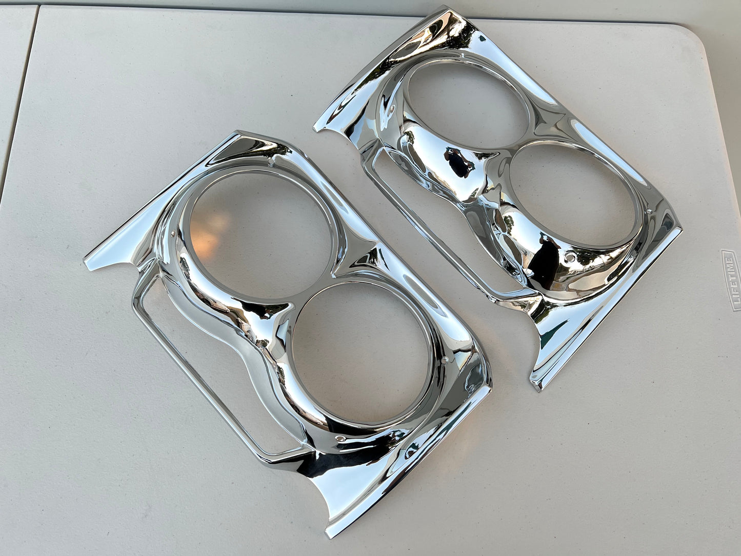 1962 CHEVY IMPALA BEL AIR BISCAYNE HEADLIGHT BEZEL SET [ORIGINAL / OEM] [CHROME FINISH]