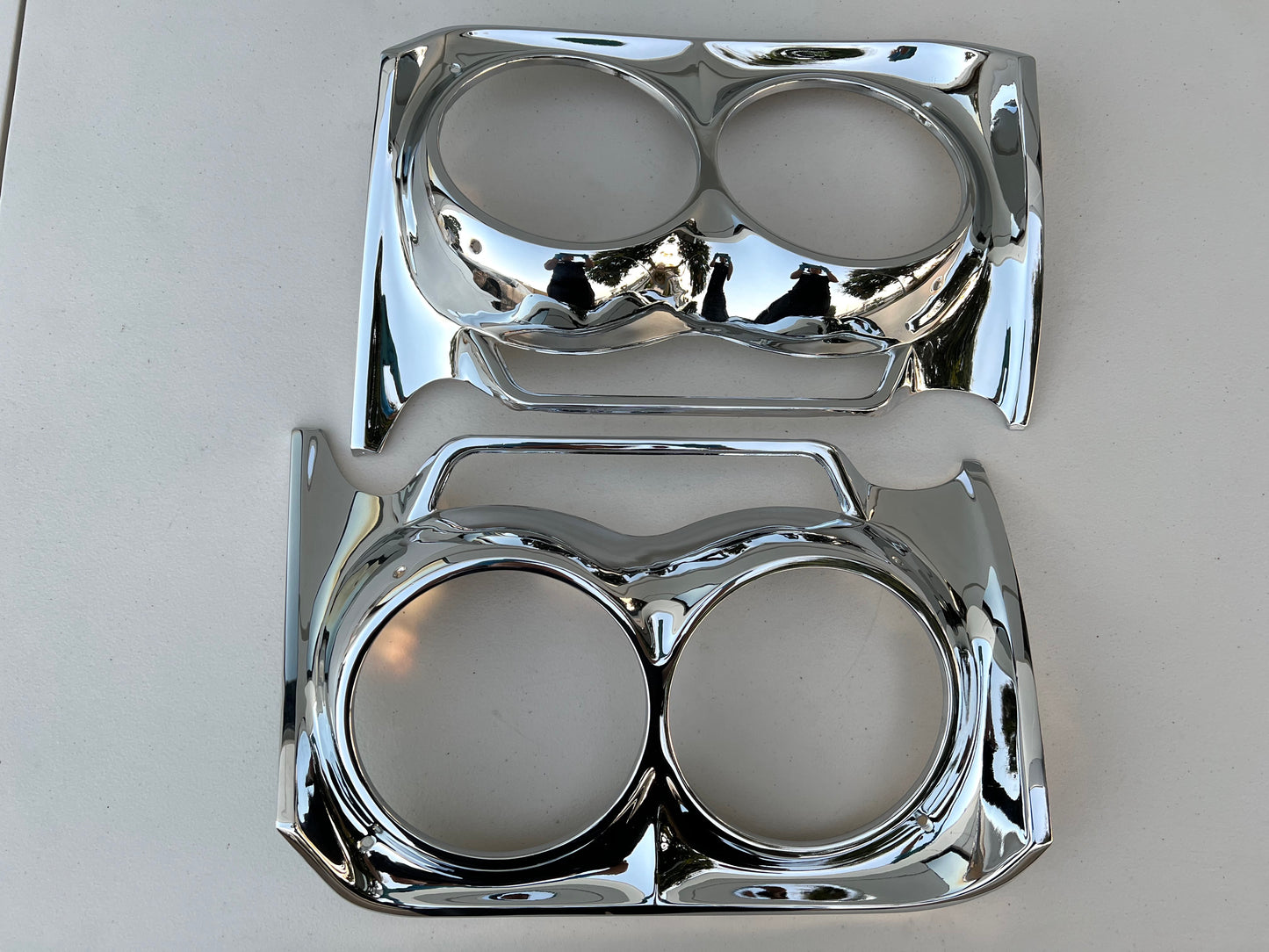 1962 CHEVY IMPALA BEL AIR BISCAYNE HEADLIGHT BEZEL SET [ORIGINAL / OEM] [CHROME FINISH]